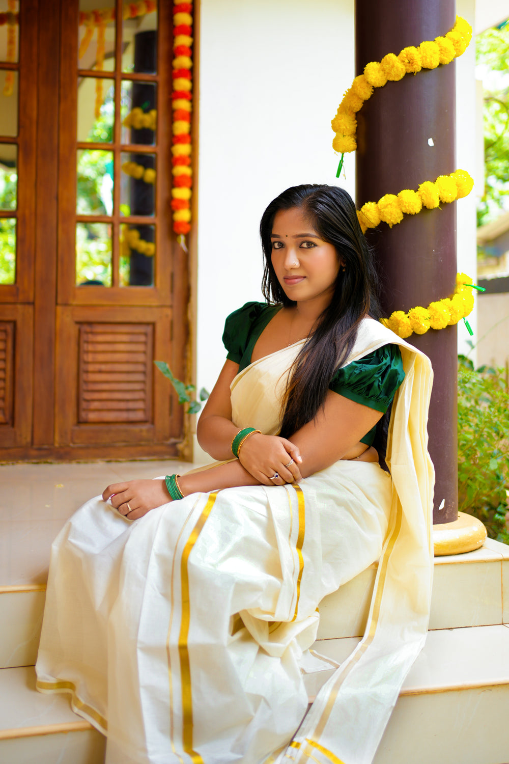 Nayans Settumundu with Gold Kasavu Border with Matching Blouse Material