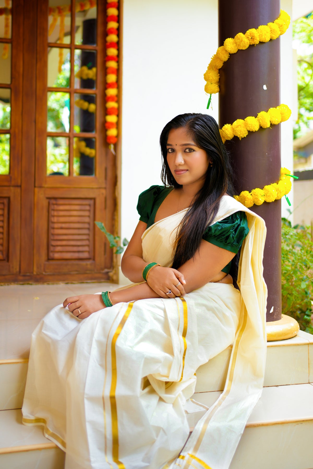 Nayans Settumundu with Gold Kasavu Border with Matching Blouse Material