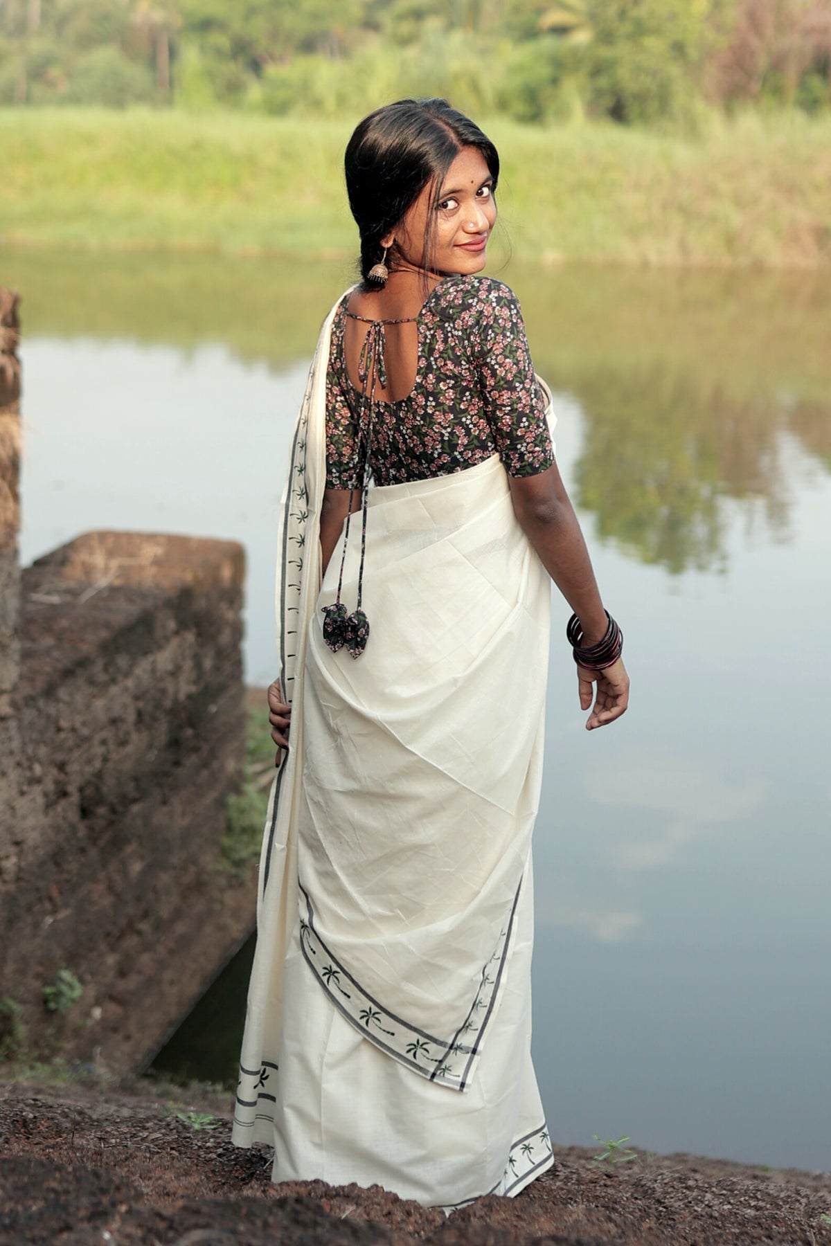 Thengu Green Settumundu with Matching Blouse Material