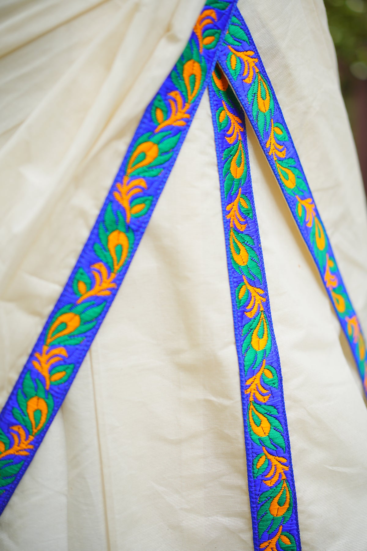 Mayoora Green Settumundu with Stitched Multicolor Border and Plain Blouse Material