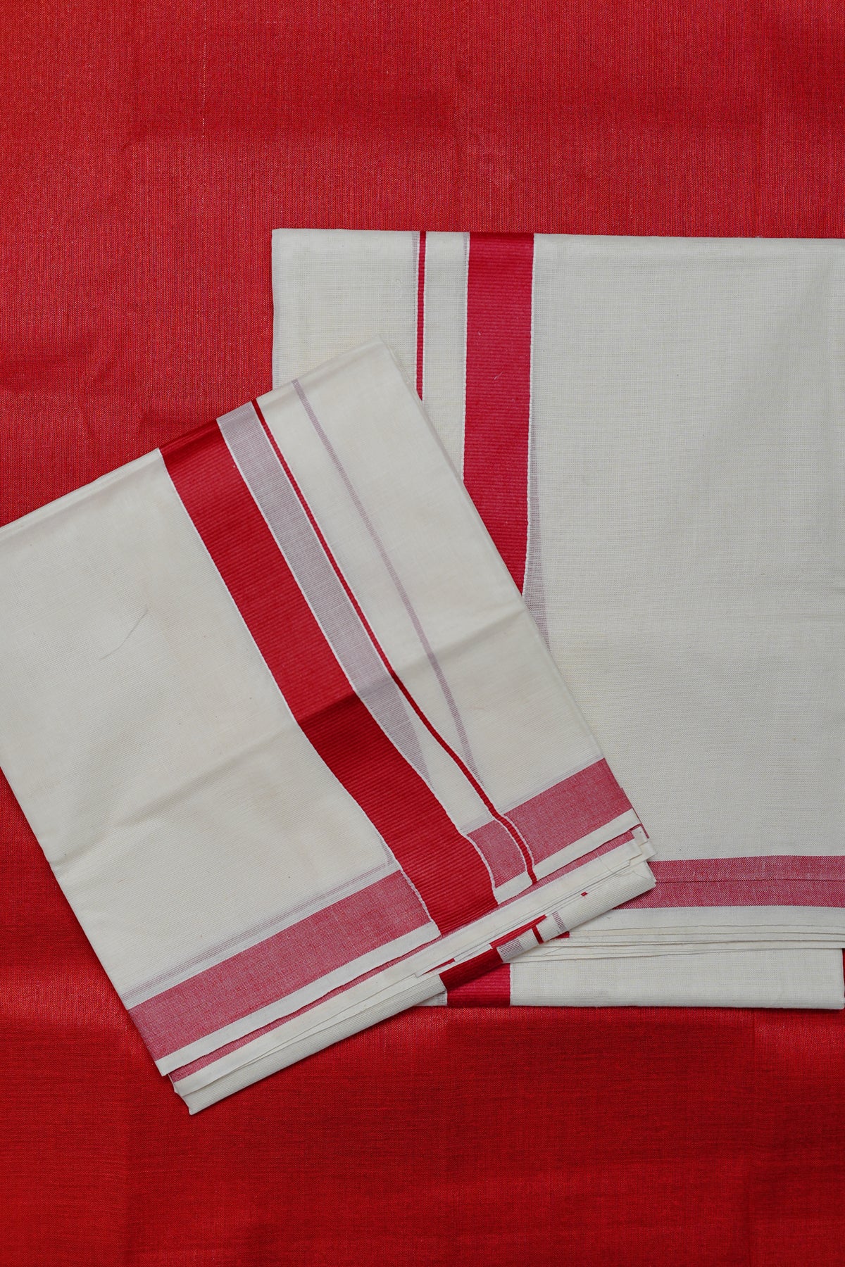 Abhaya - Kerala Traditional Kattikkara Settmundu with Blouse Material