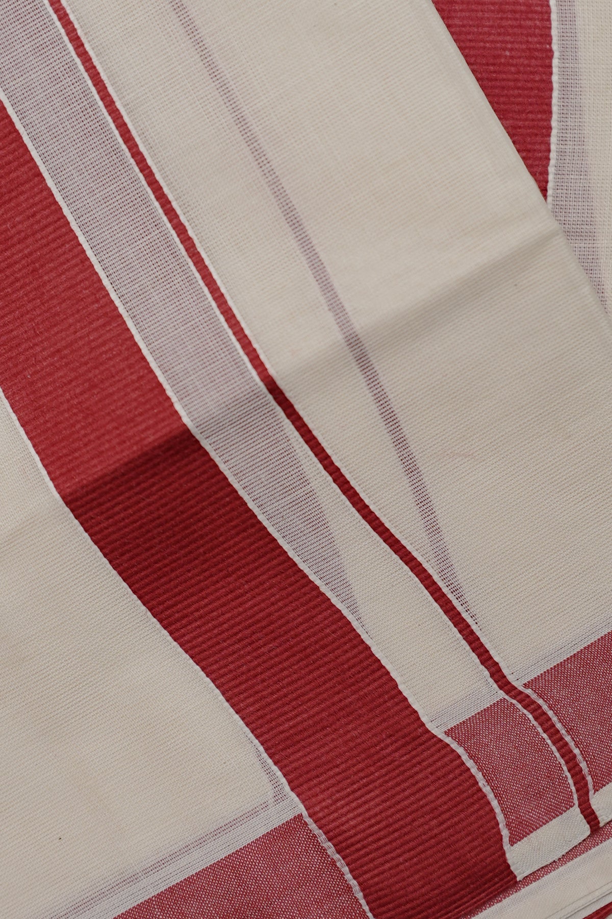 Abhaya - Kerala Traditional Kattikkara Settmundu with Blouse Material