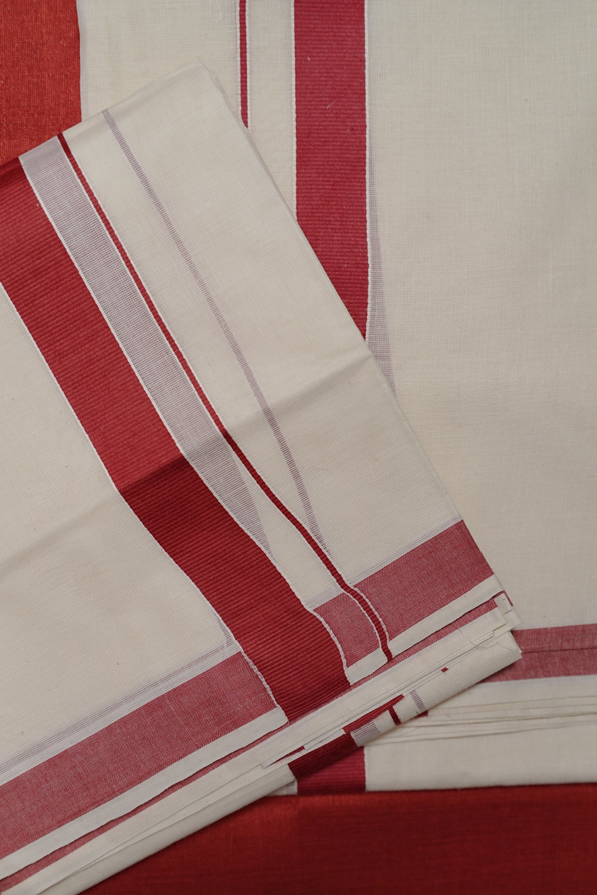 Abhaya - Kerala Traditional Kattikkara Settmundu with Blouse Material