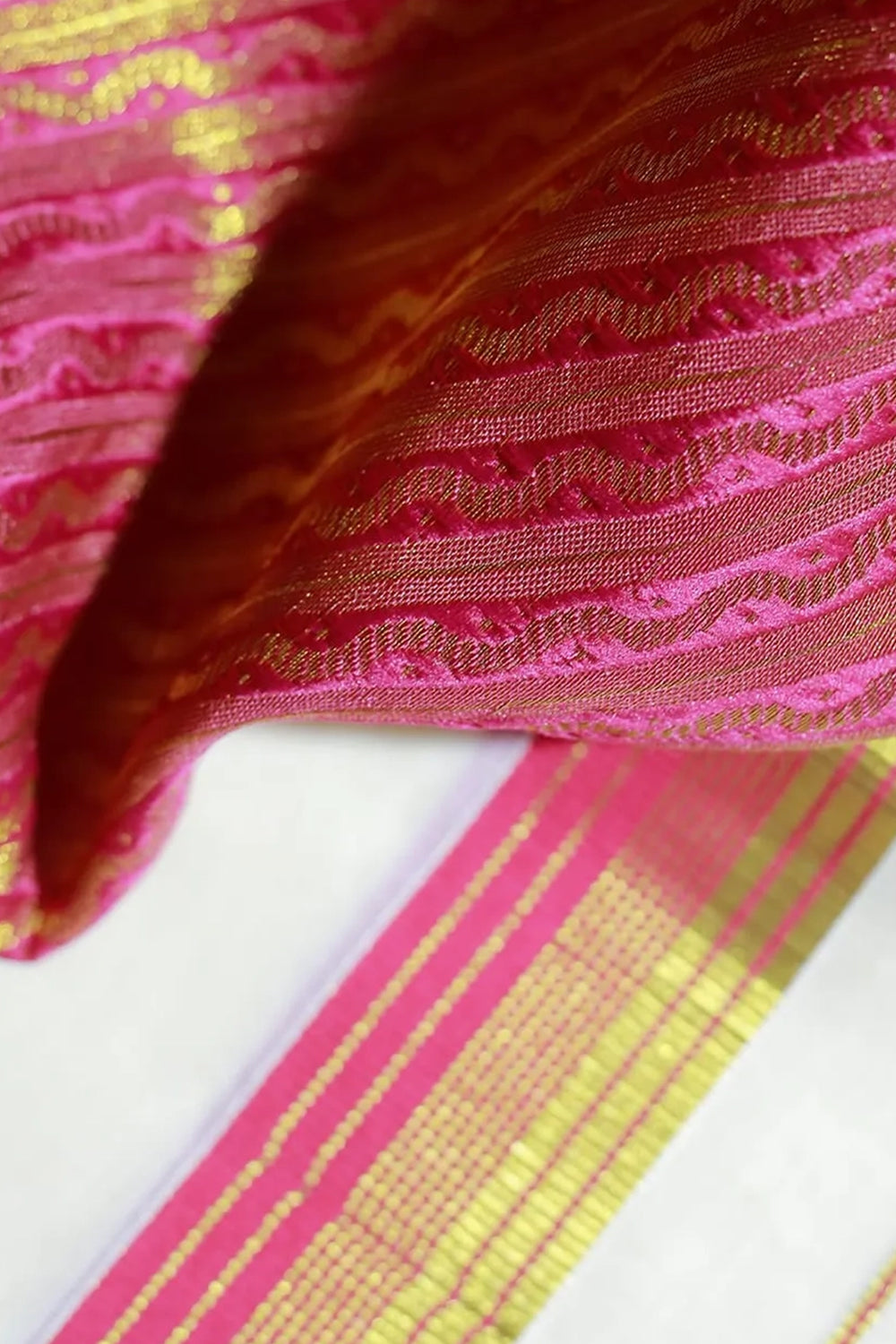 Anaswara – Pink and Golden Kasav Settumund with Brocade Blouse Material