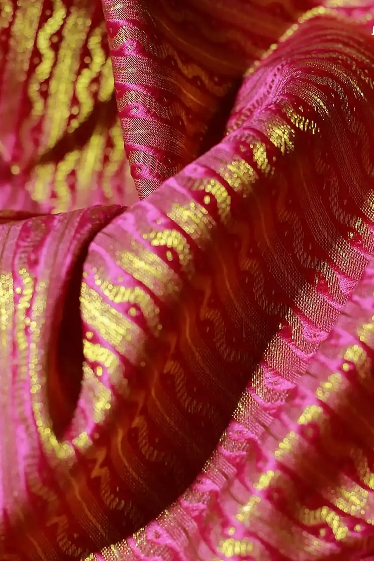 Anaswara – Pink and Golden Kasav Settumund with Brocade Blouse Material