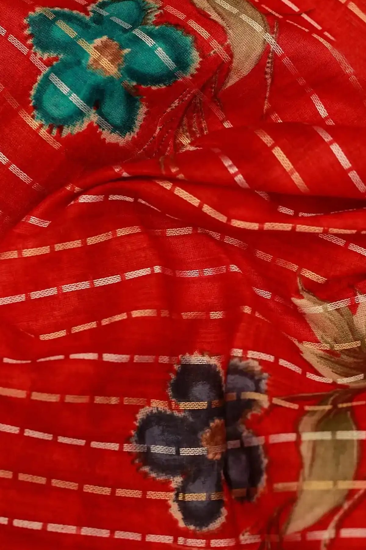 Chemboov – Red and Golden Kasav Settumund with Designer Blouse Material