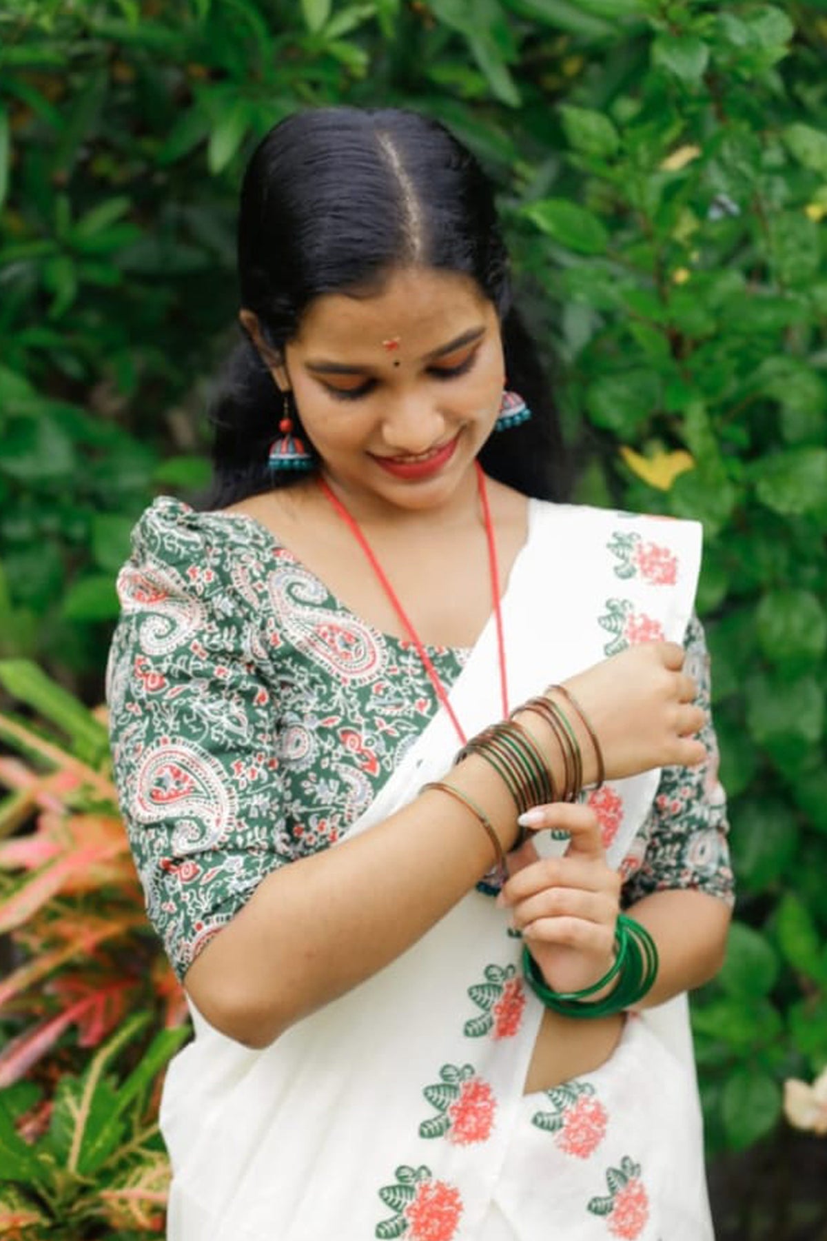 Chethi Red and Green Printed Settumund with Matching Blouse Material