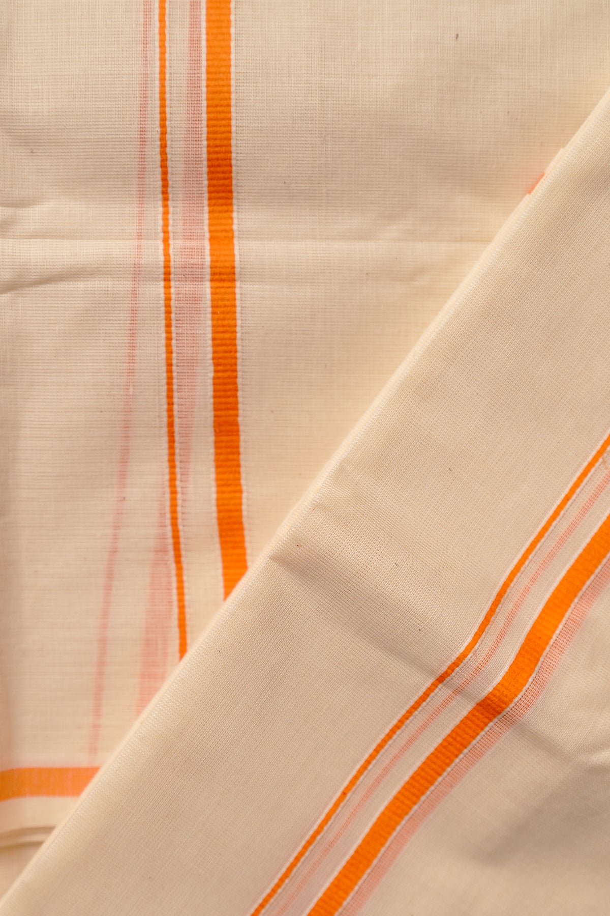 Gadha - Orange Puliyilakkara Settumund with Printed Blouse Material