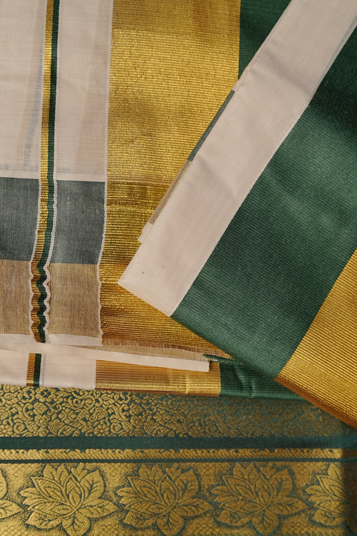 Vilasini – Half &amp; Half Green and Golden Kasav Settumund with Brocade Blouse Material