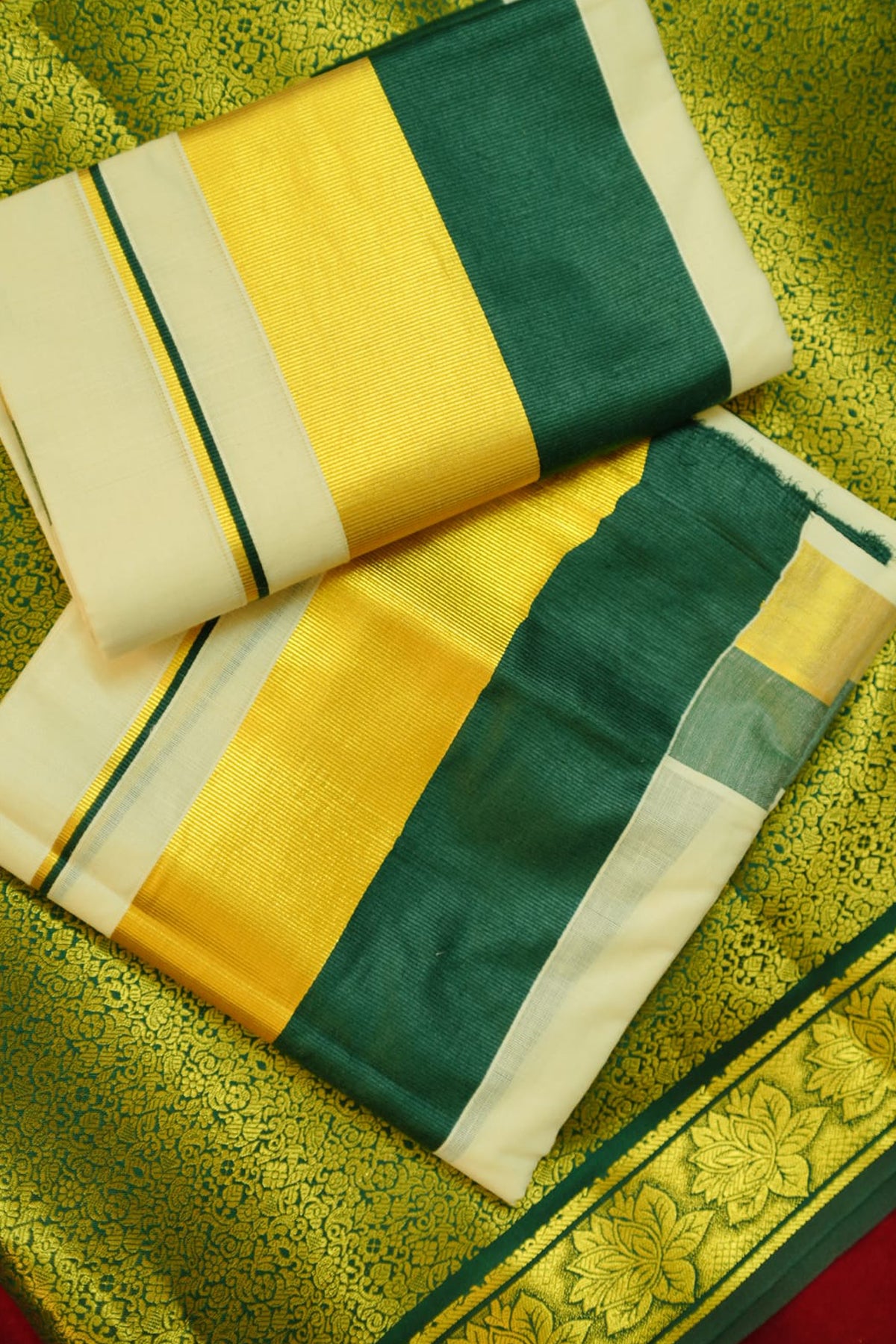Vilasini – Half &amp; Half Green and Golden Kasav Settumund with Brocade Blouse Material