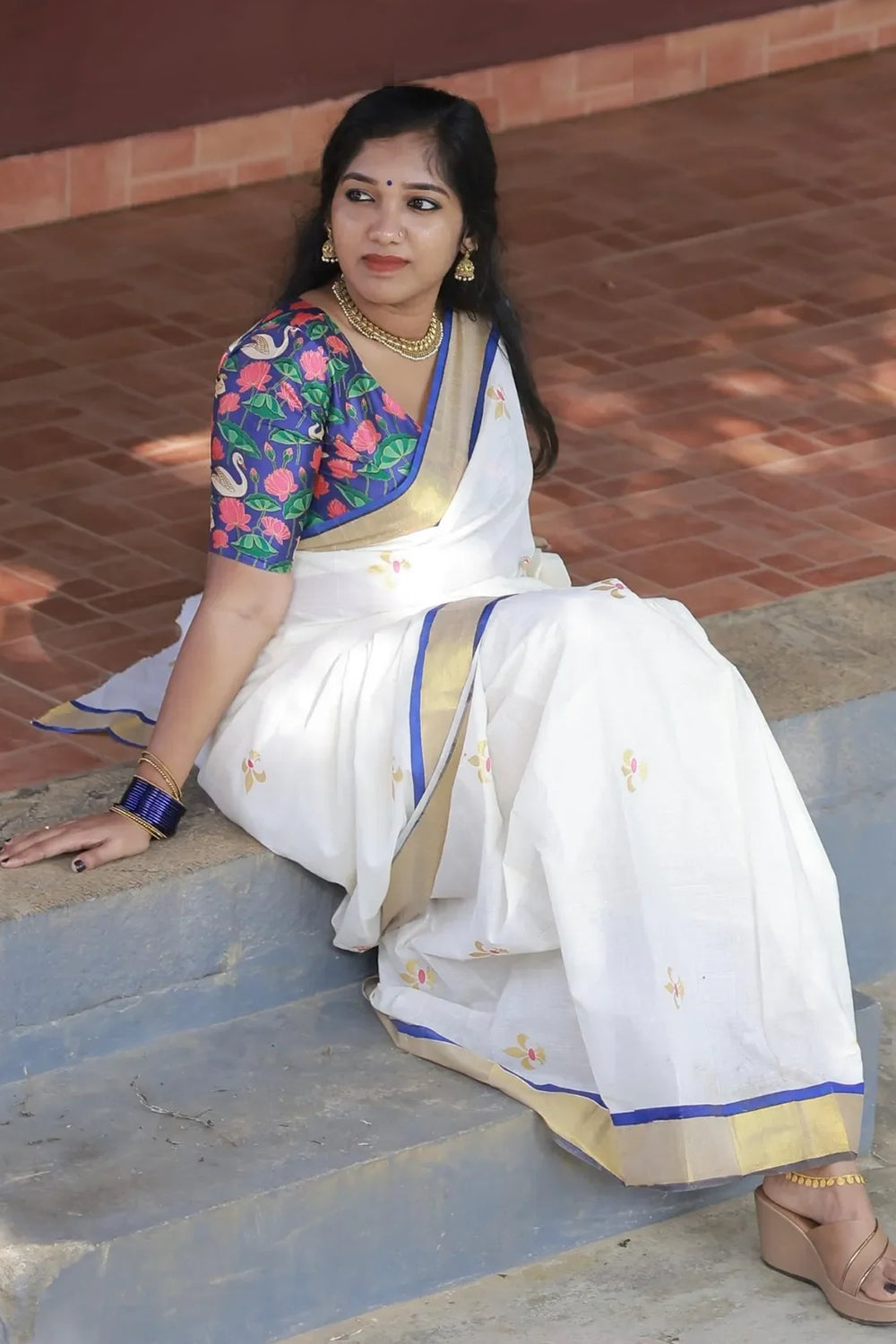 Hamsadwani - Abhiramam Traditional Saree without Blouse
