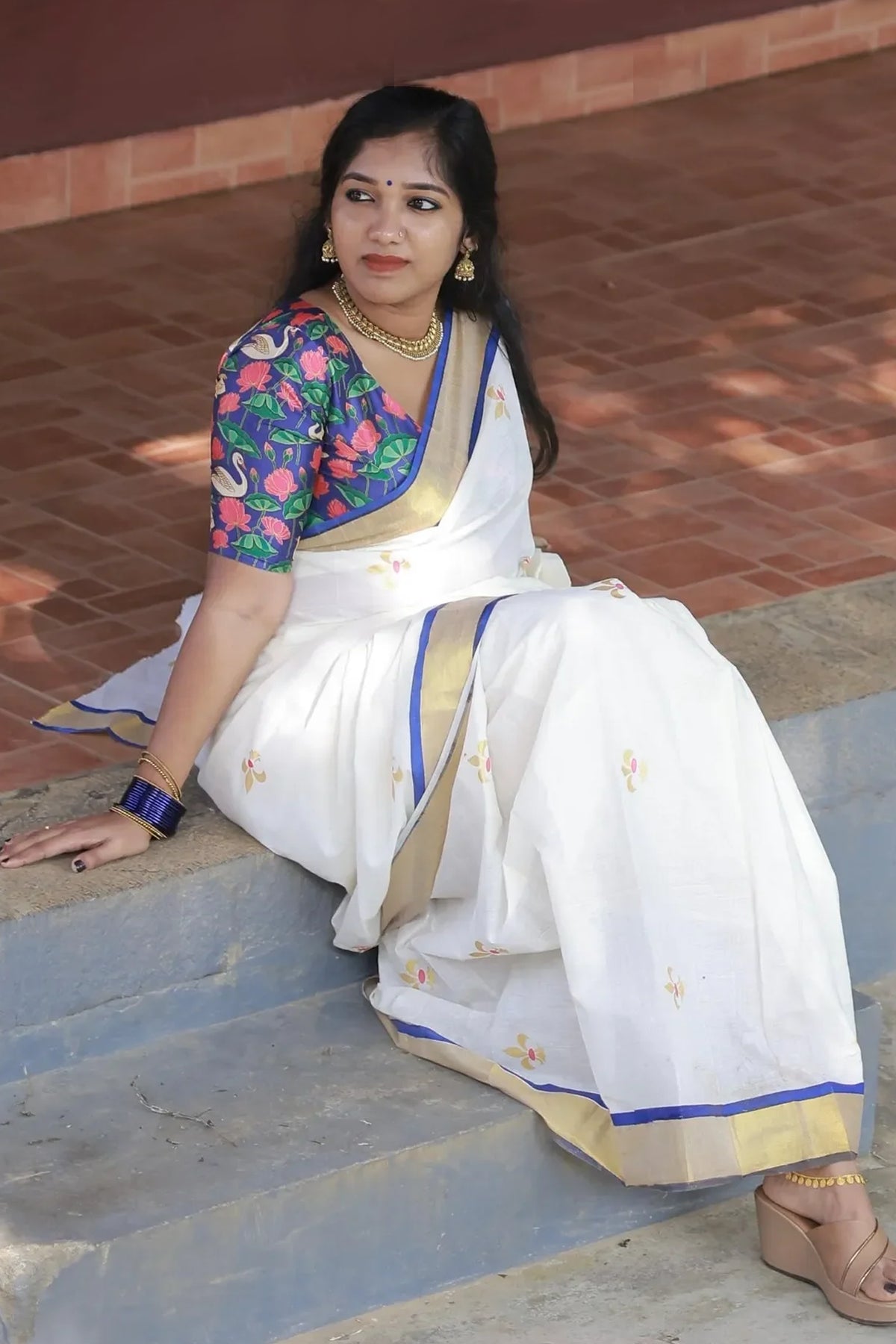Hamsadwani - Abhiramam Traditional Saree without Blouse