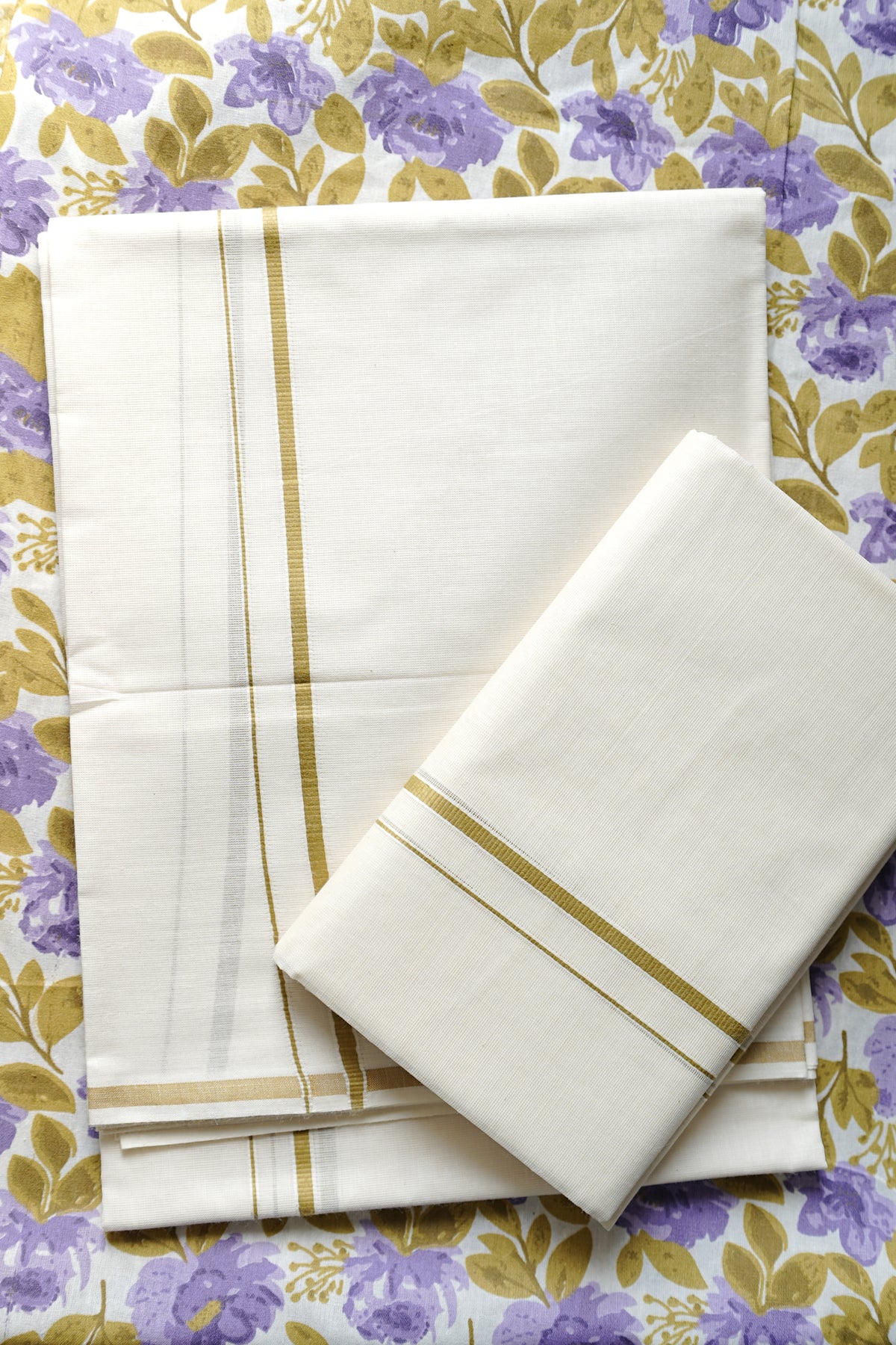Harini- Olive Green Settumund with Printed Blouse Material