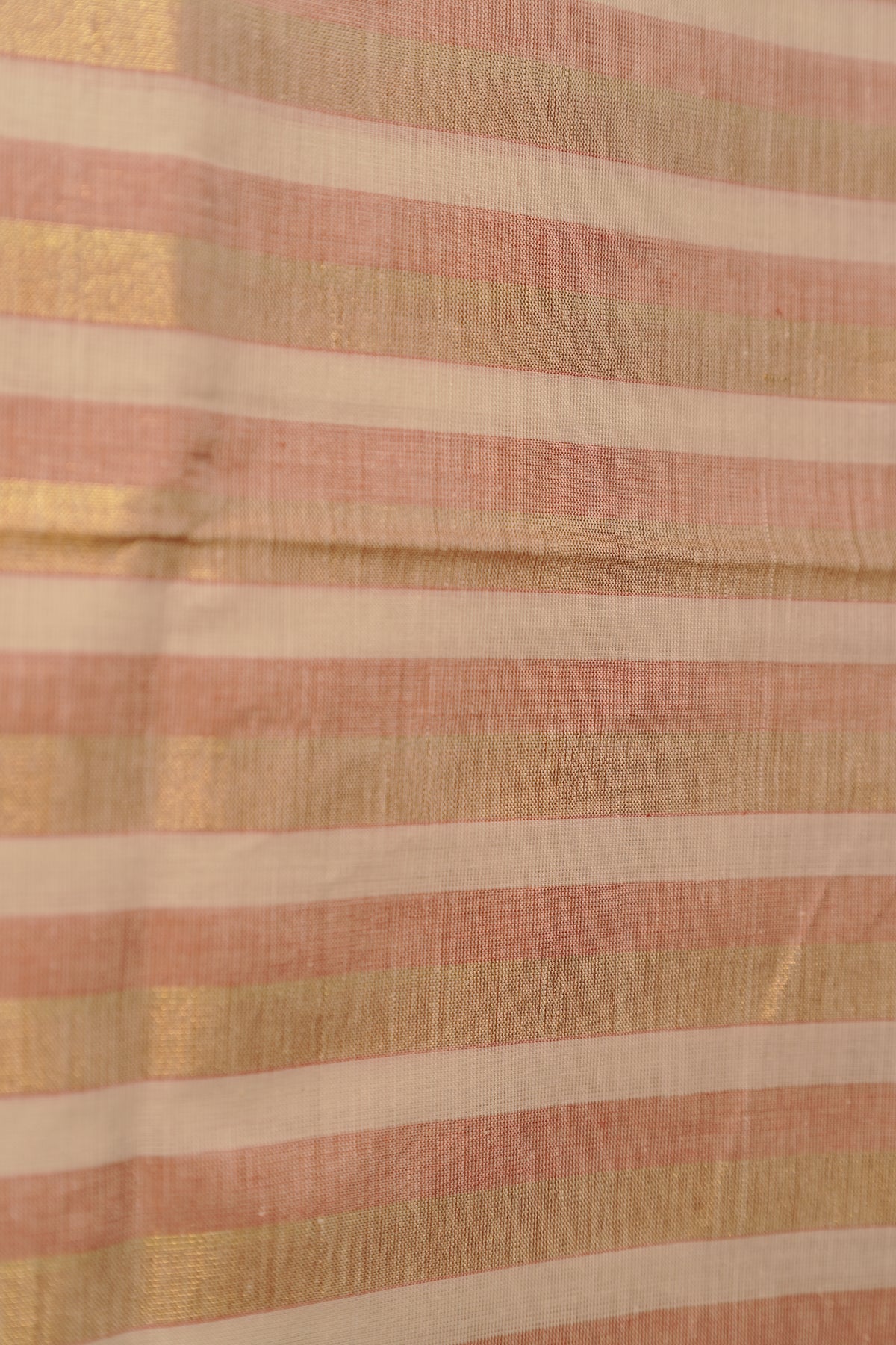 Jyothika – Premium Kasav Settumund with Matching Striped Weave Blouse Material