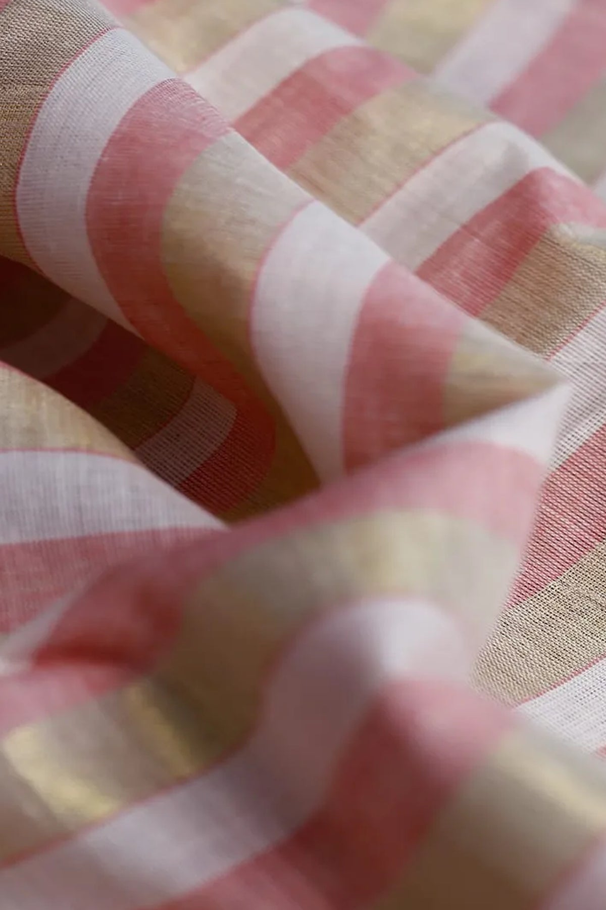 Jyothika – Premium Kasav Settumund with Matching Striped Weave Blouse Material