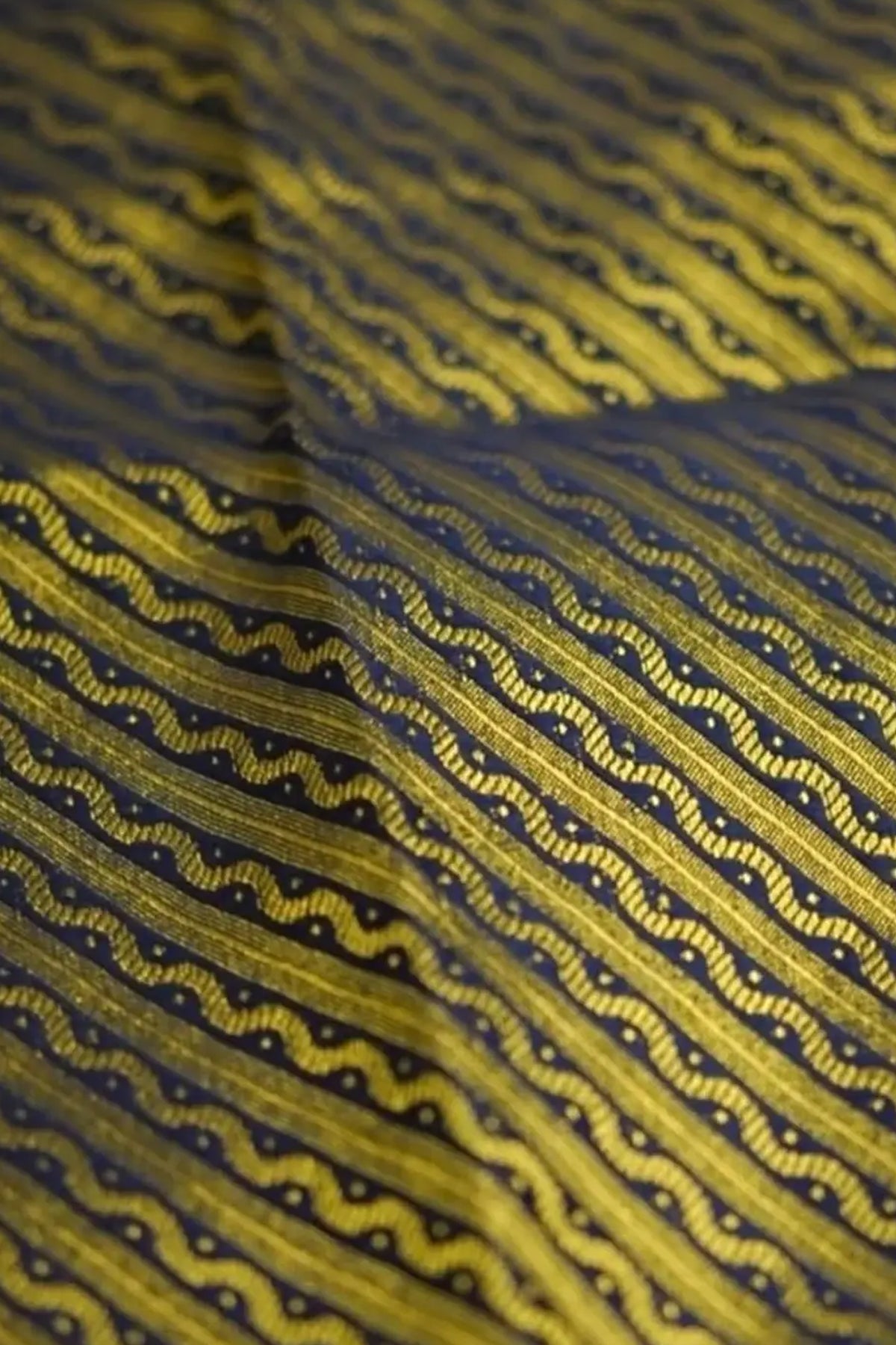 Manjari – Golden and Blue Kasavu Puliyilakkara Settumund with Brocade Blouse Material