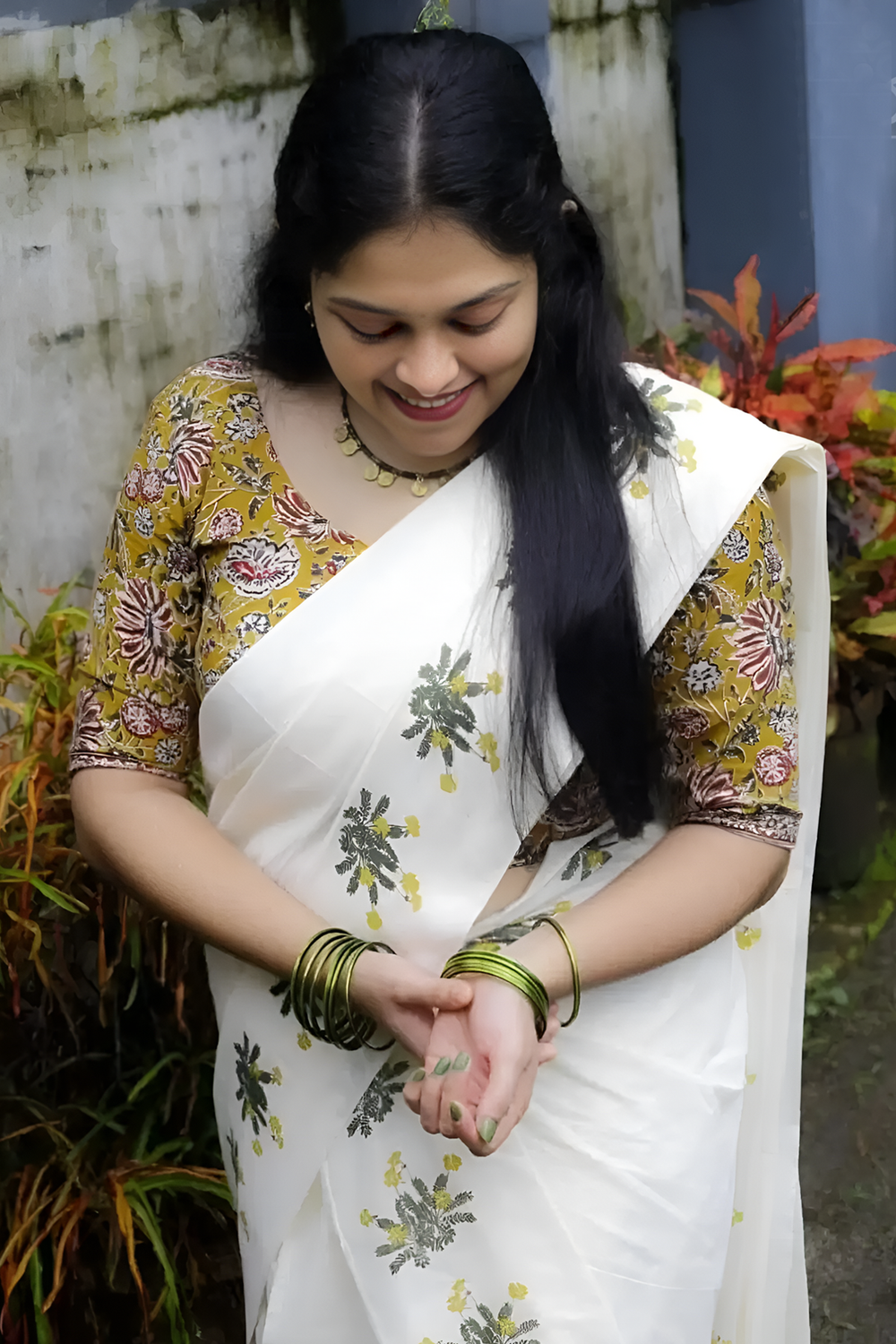 Mukkutti - Yellow and Green Mukkutti Printed Settumund with Matching Printed Blouse Material
