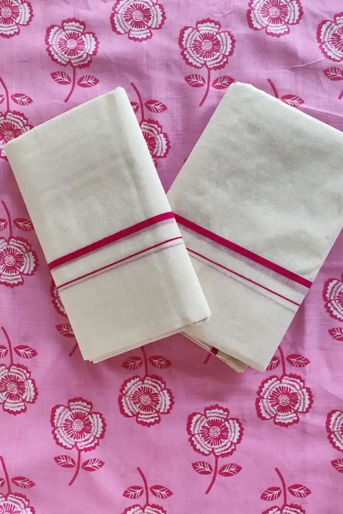 Nandhana - Pure Cotton Settumundu with Matching Blouse Material