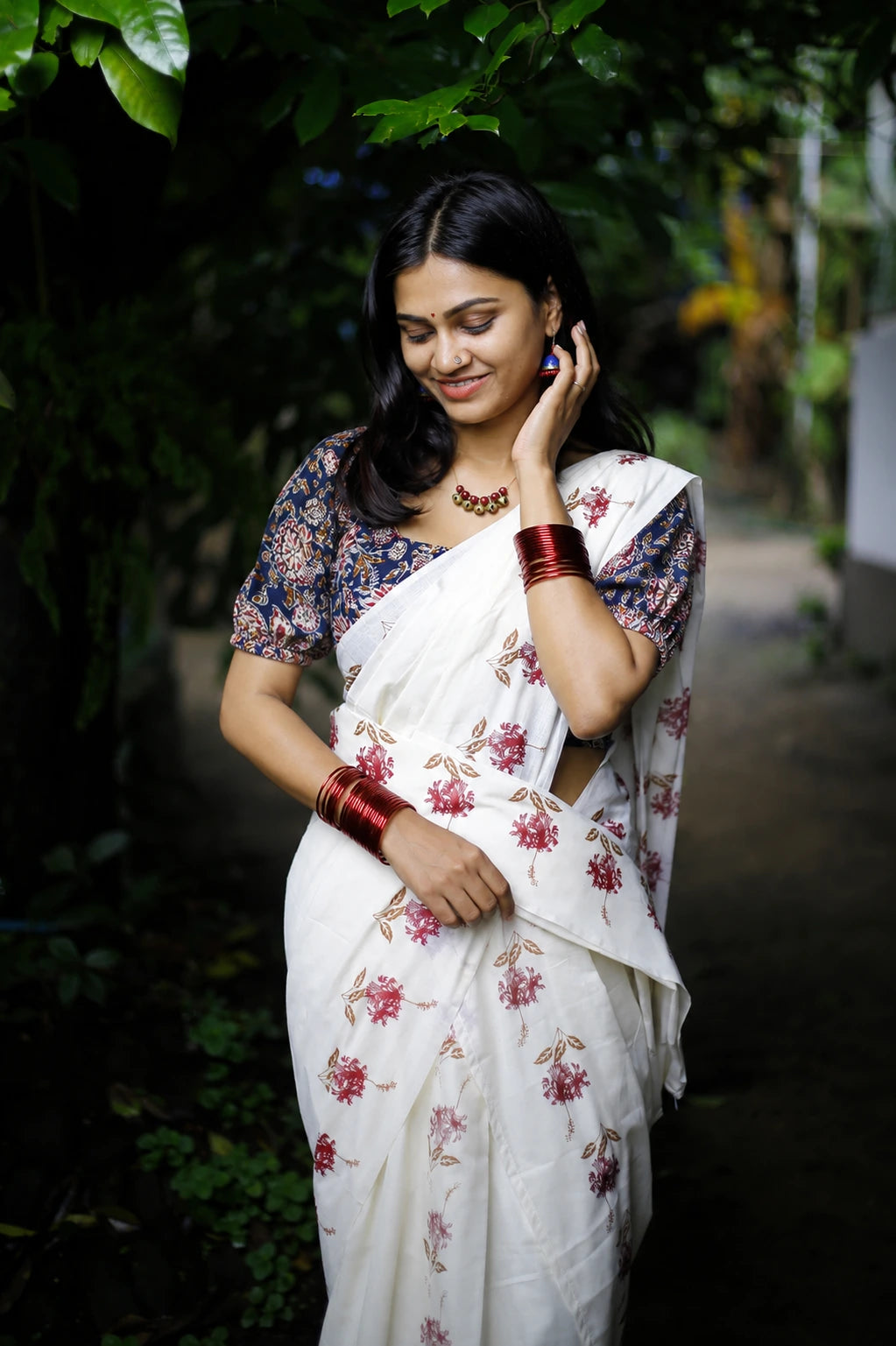 Njali Chembarathi - Floral Printed Settumund with Matching Blouse Material