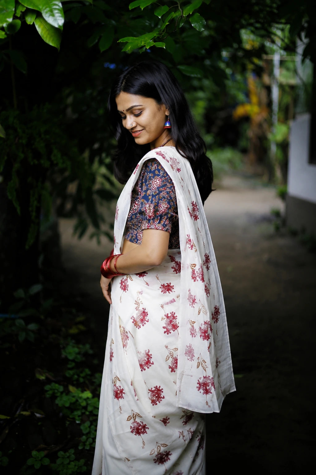 Njali Chembarathi - Floral Printed Settumund with Matching Blouse Material
