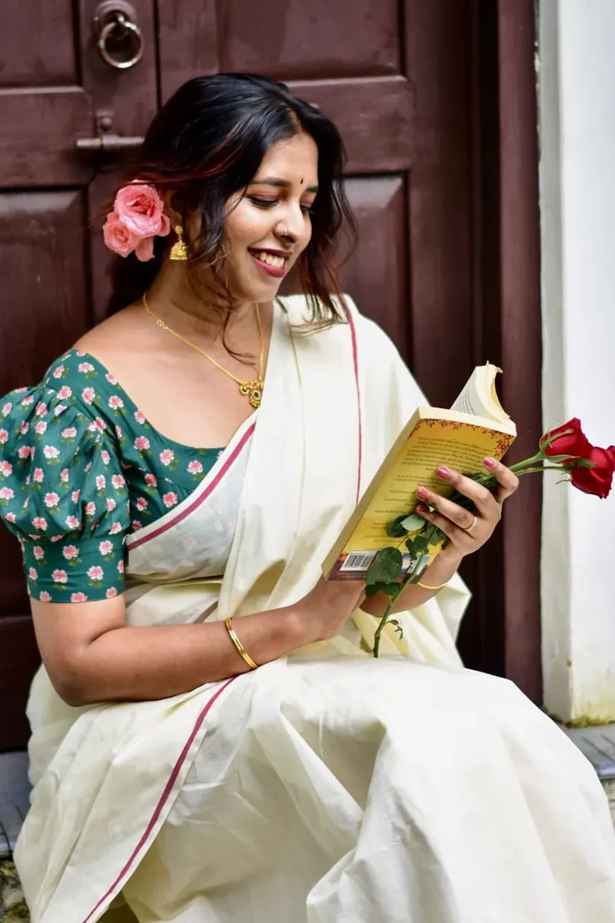 Panineer - Abhiramam Traditional Saree with Blouse Material