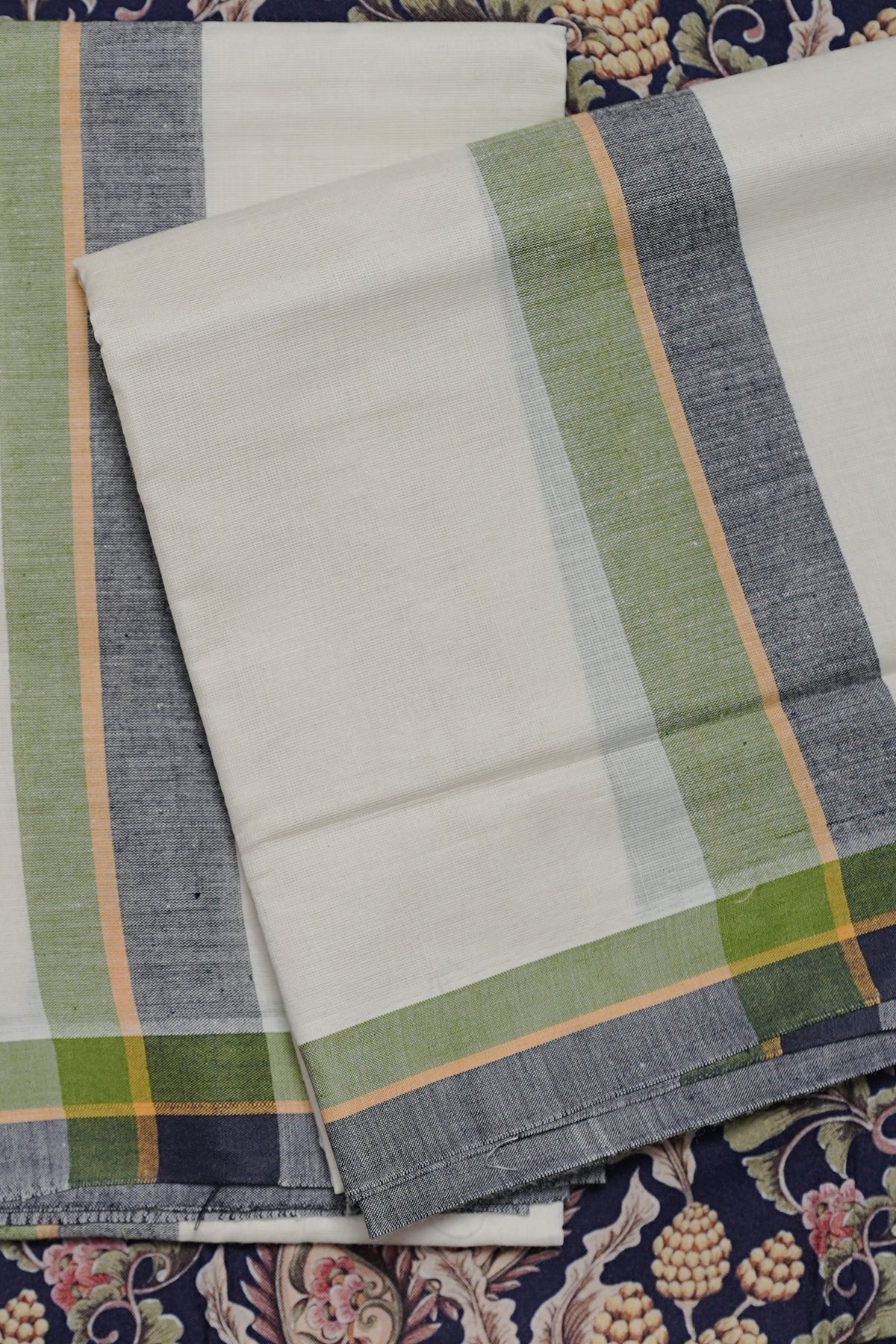 Priyadarshini - Pure Cotton Traditional Kerala Tri-Color Mulloth Settumundu with Printed Blouse Material