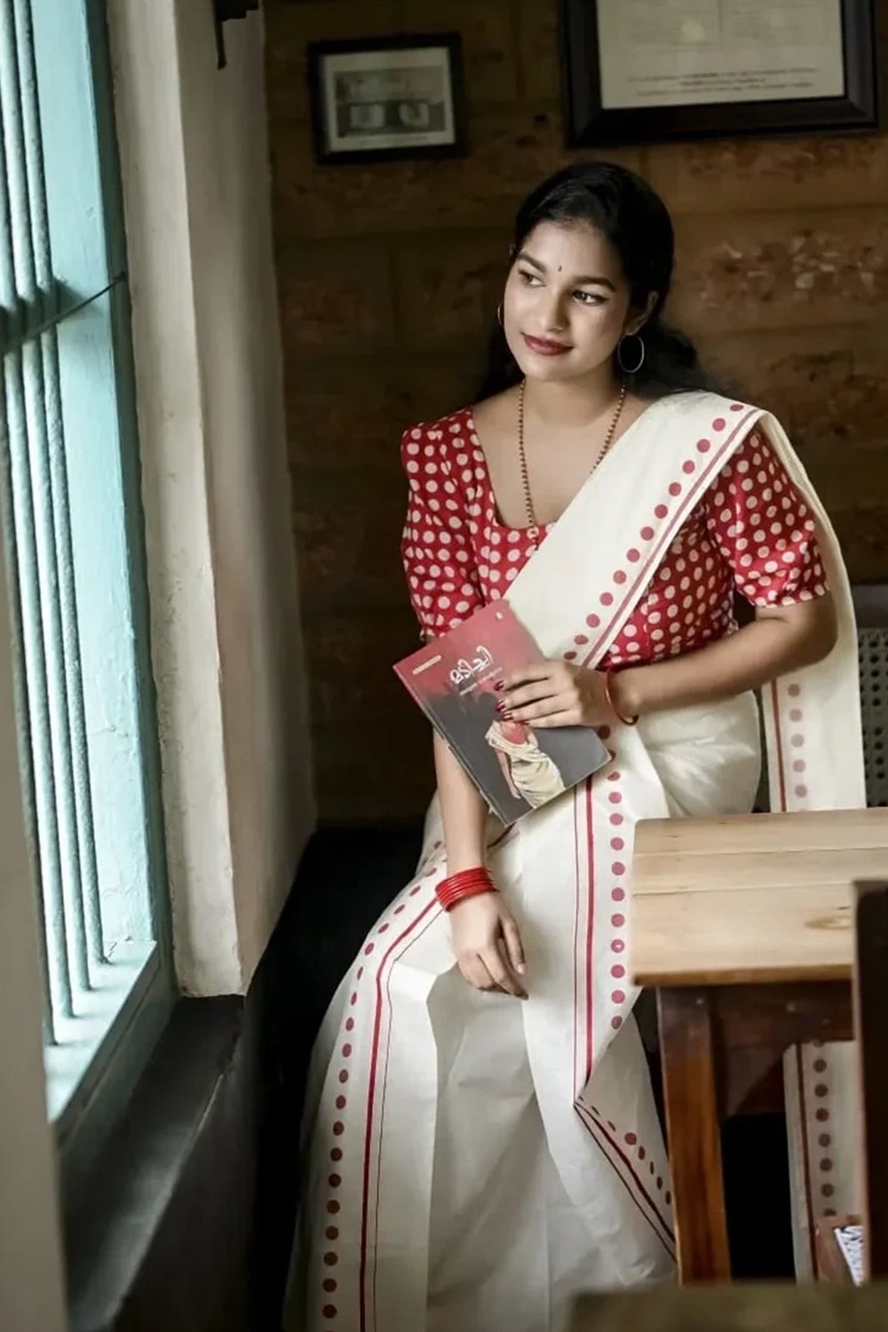 Manjadi Red Dots Printed Settumund with Polka Dots Printed Blouse Material