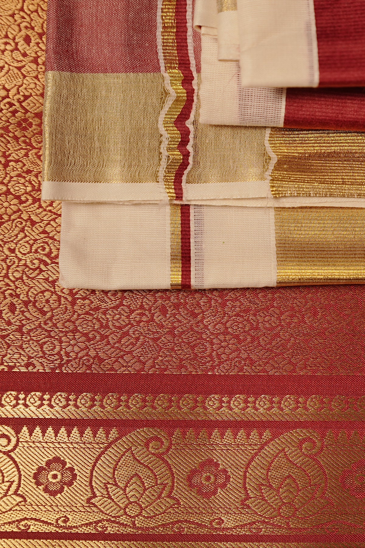 Nisha – Half & Half Red and Golden Kasav Settumund with Brocade Blouse Material