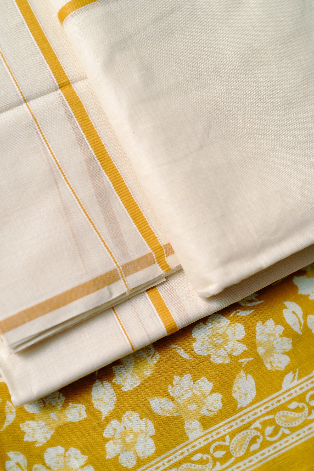 Seetha- Puliyilakkara Settu Mundu with Blouse Material