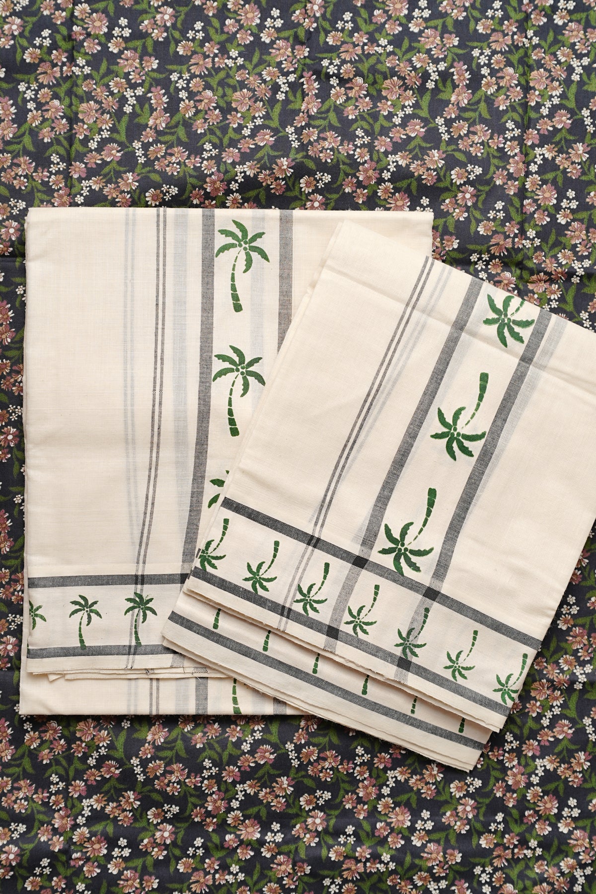 Thengu Green Settumundu with Matching Blouse Material
