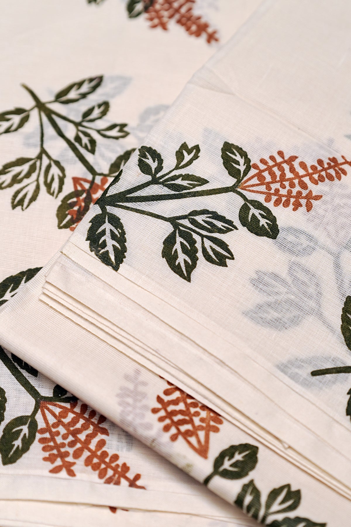 Thulasi Printed Settumund with Matching Blouse Material