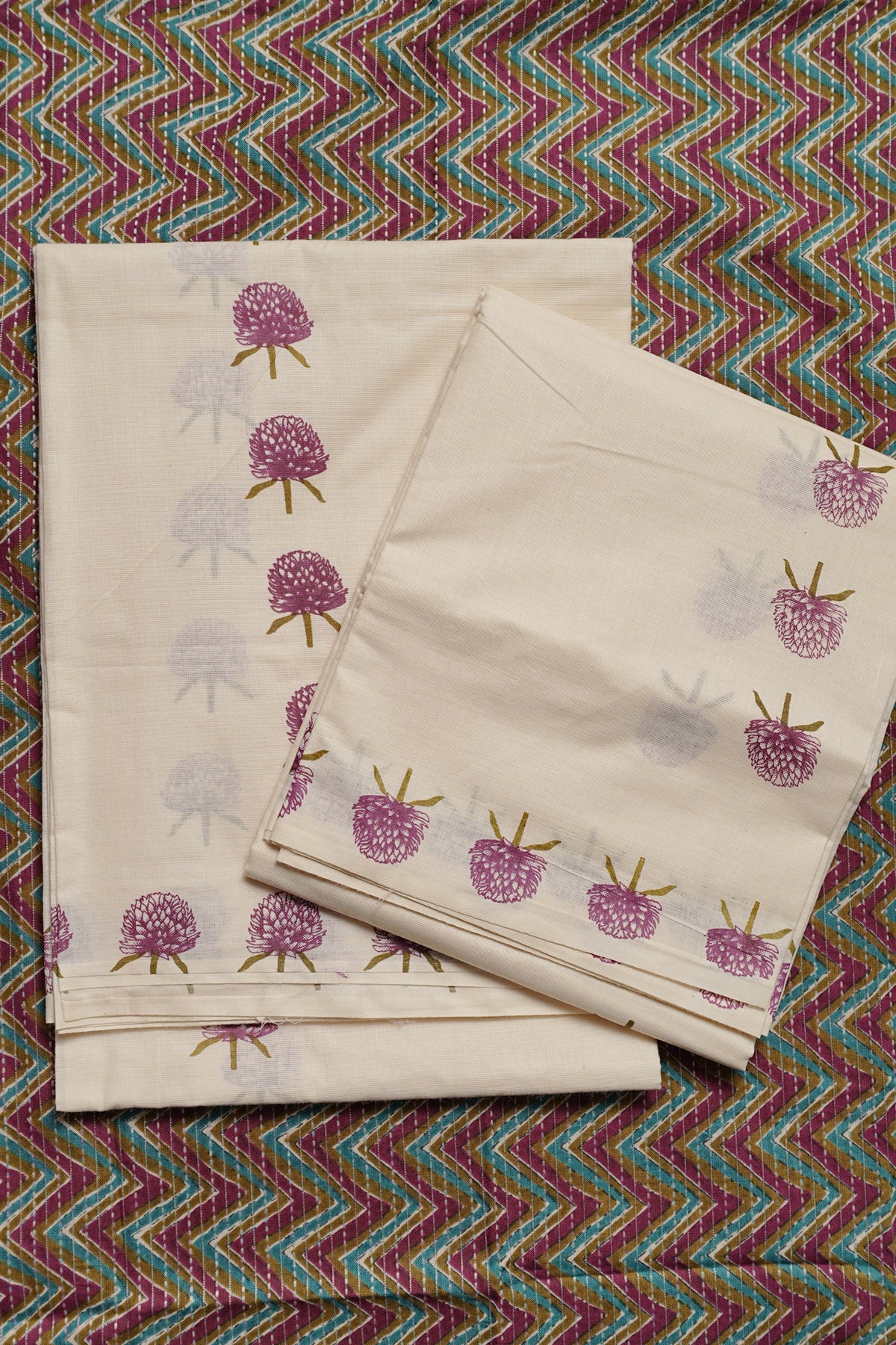 Vaadaamalli Flower and Leaf Printed Settumund with Matching Kantha Cotton Blouse Material