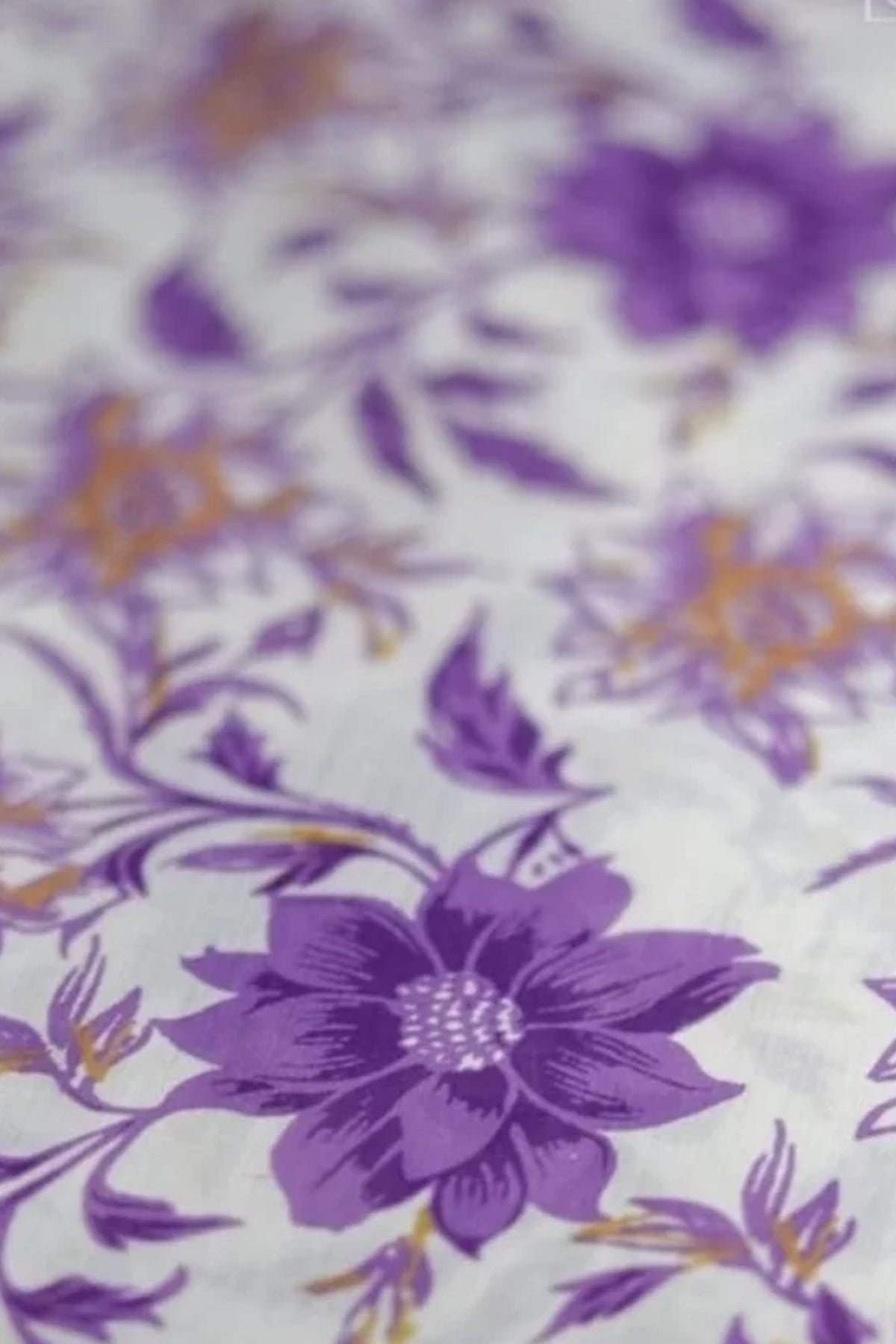 Vaikha – Lavender and Golden Kasav Puliyilakkara Settumund with Floral Printed Blouse Material