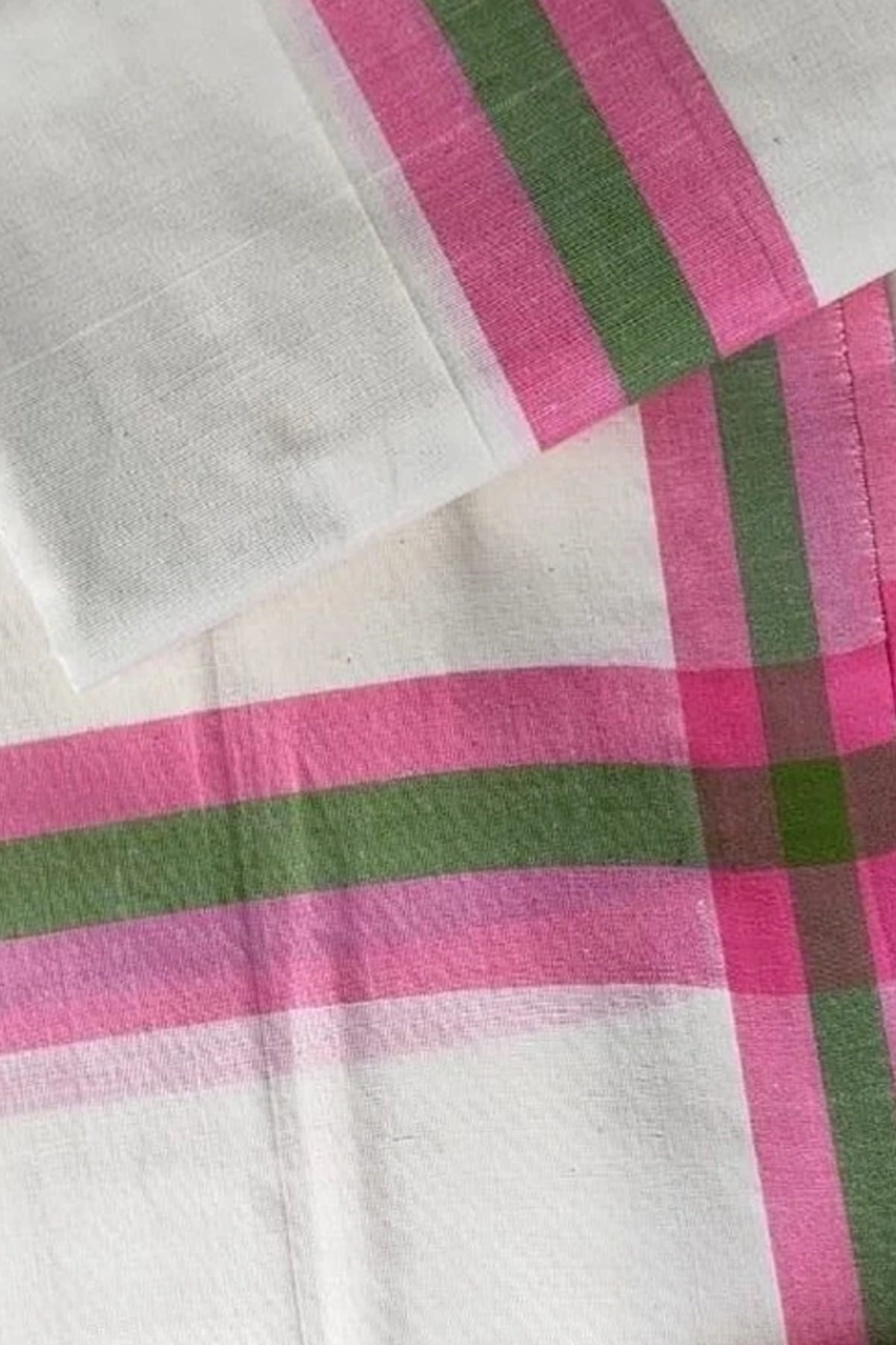 Vandhana - Mulloth Settumund with Striped Blouse Material