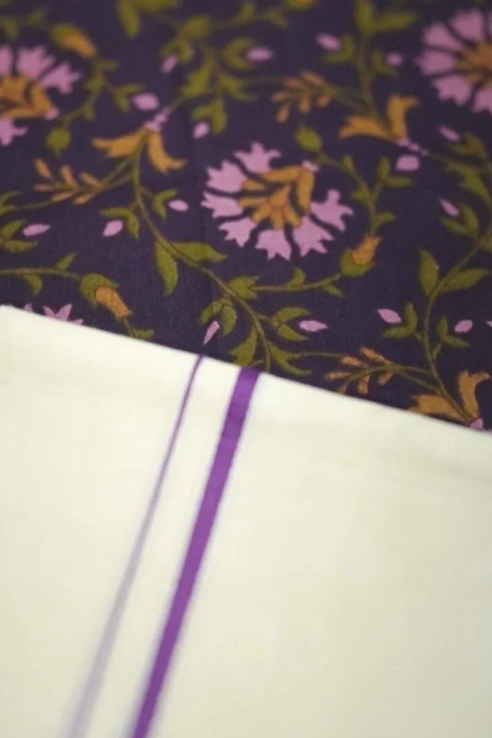 Vasudha - Voilet Puliyilakkara Settu Mundu with Blouse Material