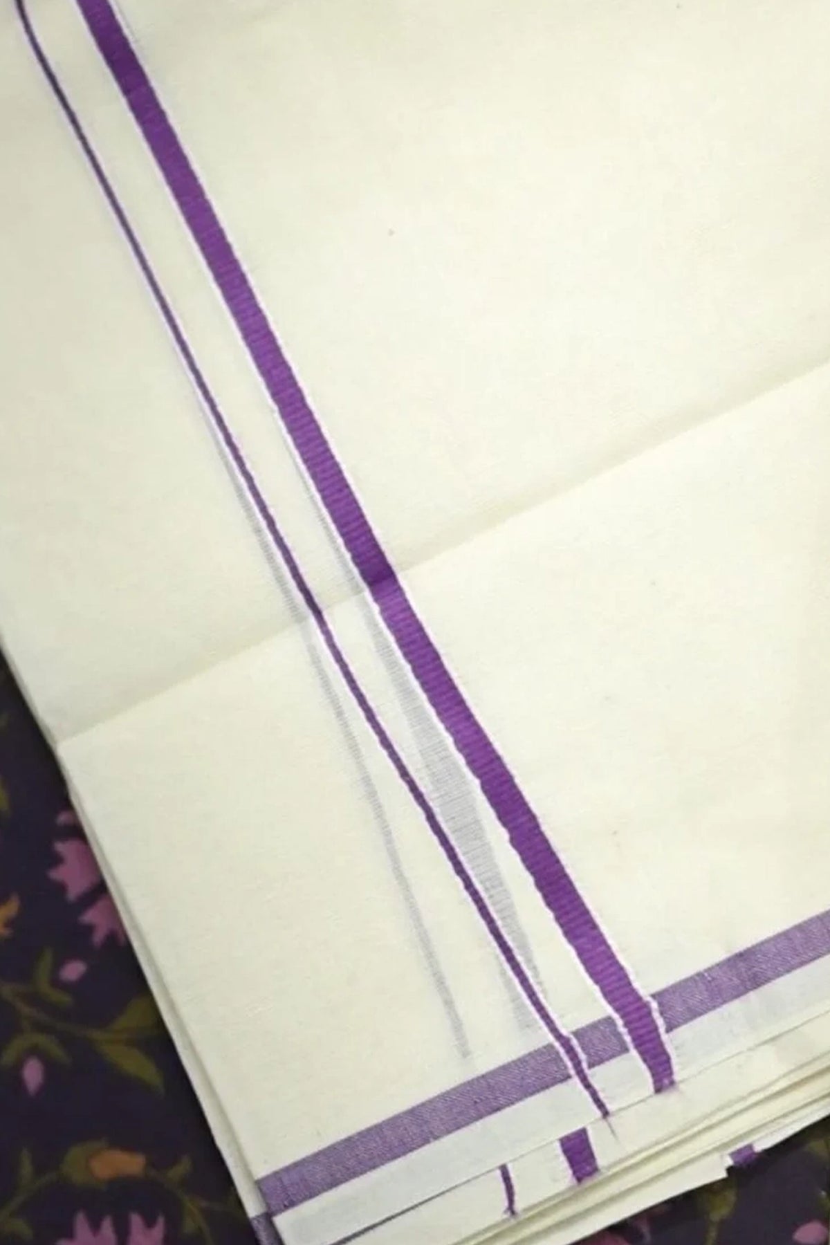 Vasudha - Voilet Puliyilakkara Settu Mundu with Blouse Material