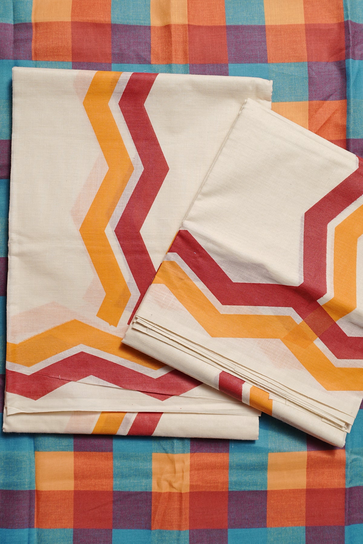 Zig Zag - Zig Zag Border Printed Settumund with Checked Blouse Material