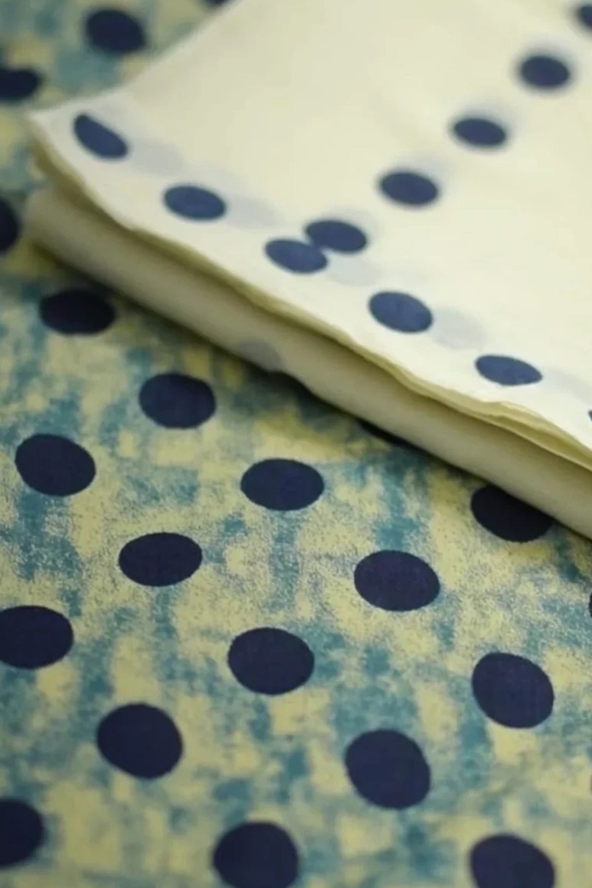 Blue Pottu - Blue Dots Screen Printed Settumund with Matching Blouse Material