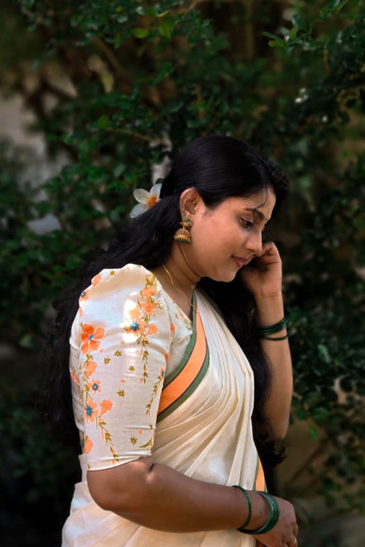 Chembakam - Pure Cotton Mulloth Settumund with Matching Blouse Material
