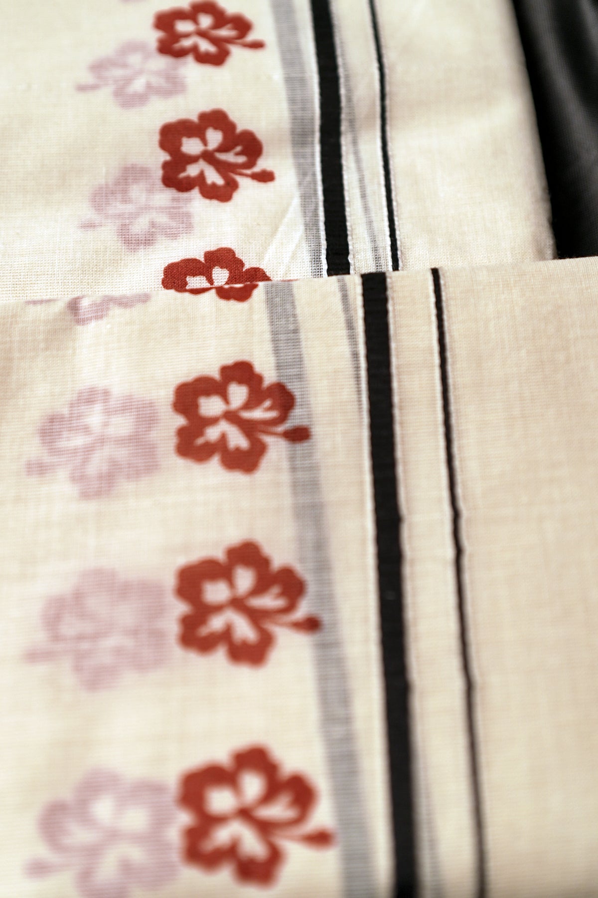Chembarathi-(Settumund only) Red Chembarathi Screen Printed Puliyilakkara Settumund