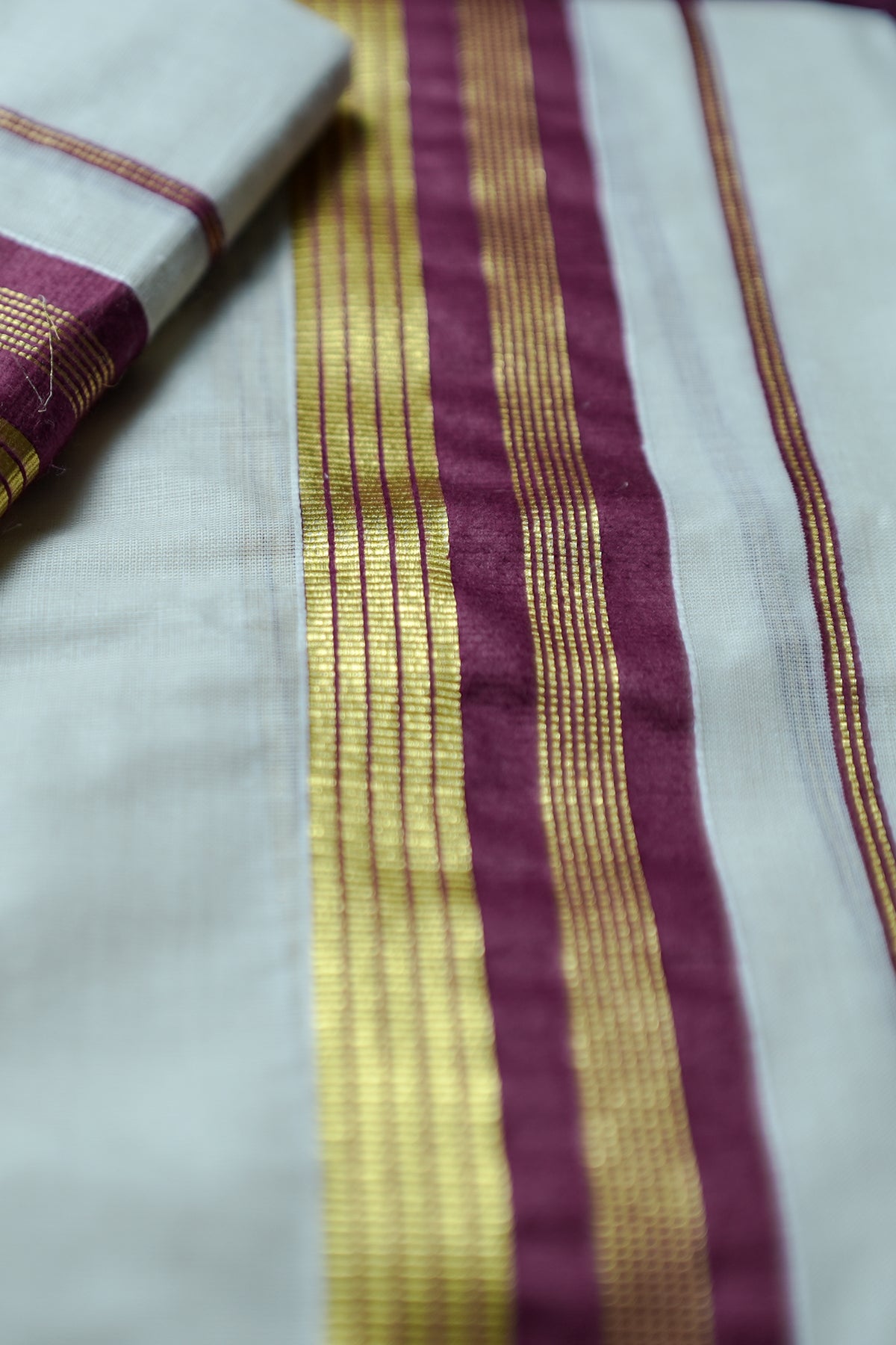 Chippy-Premium Pure Cotton Printed Sett Mundu