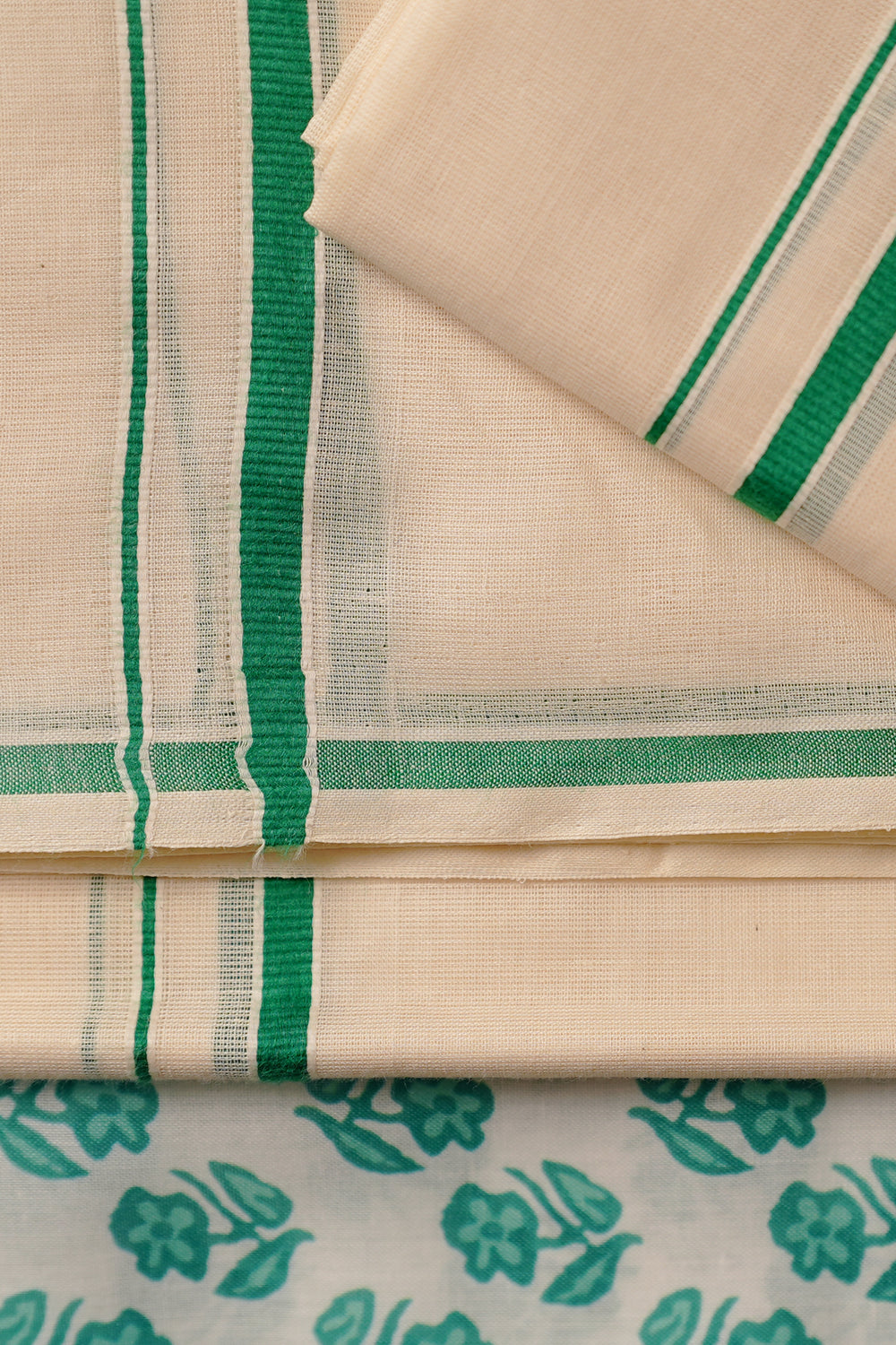 Jalaja- Green Puliyilakkara Settumund with Floral Printed Blouse Material