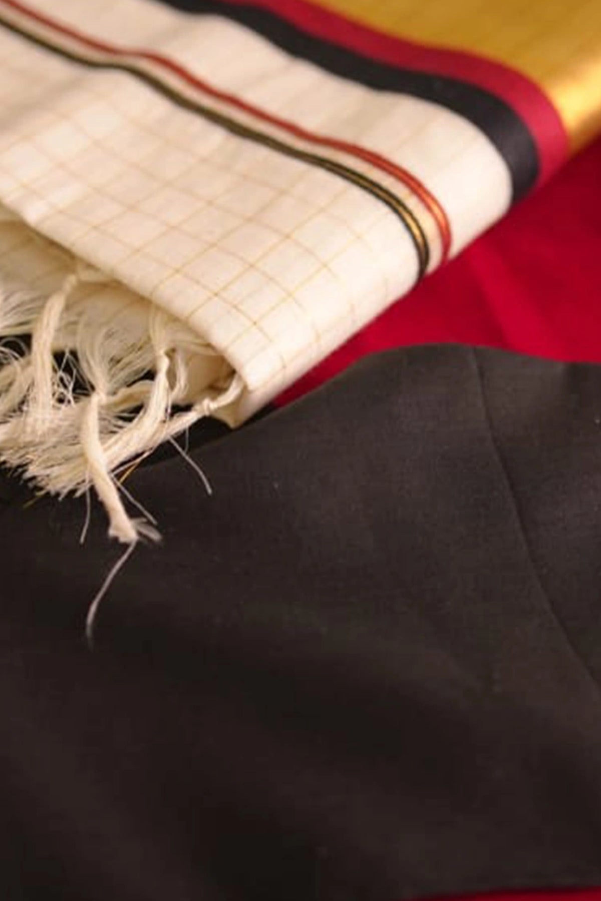 Kaadhal – Black and Maroon Red Golden Kasavu Saree