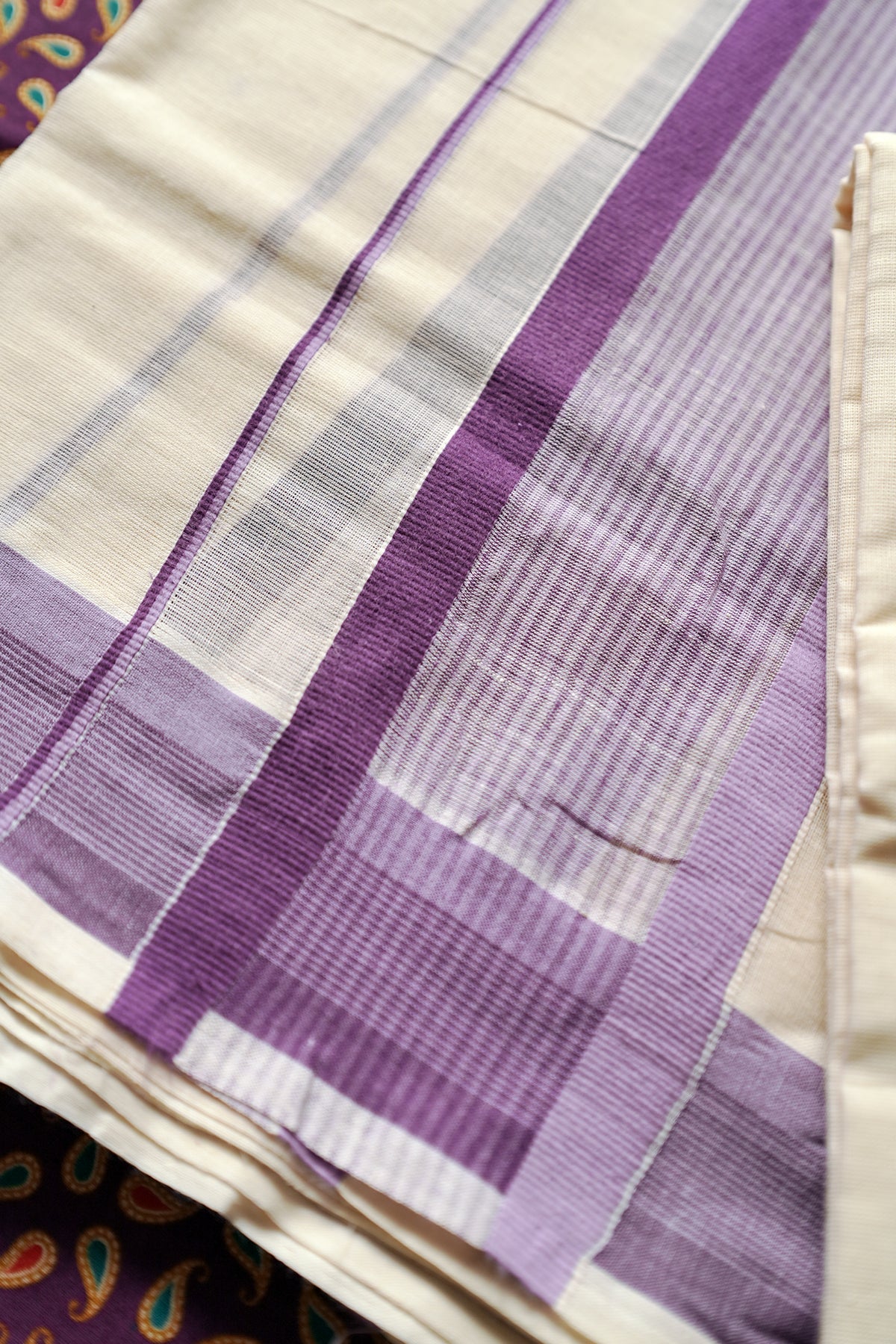 Mridula - Violet Kattikkara Settumundu with Printed Blouse Material