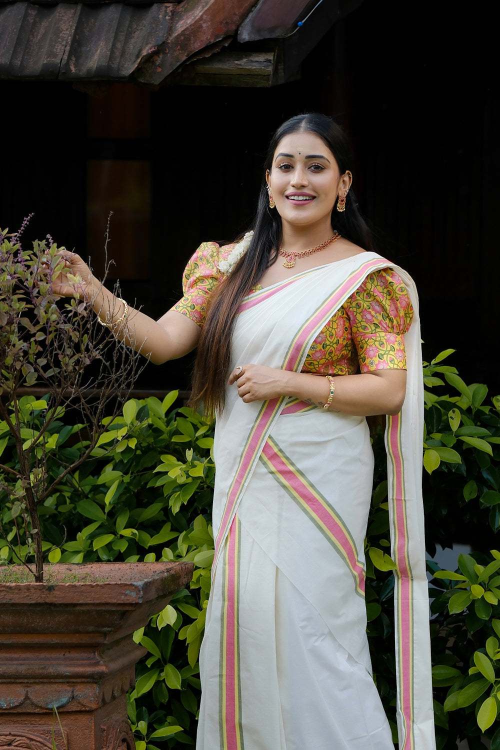 Pathma - Pure Cotton Traditional Kerala Mulloth Tri Color Settumund with Lotus Printed Blouse Material