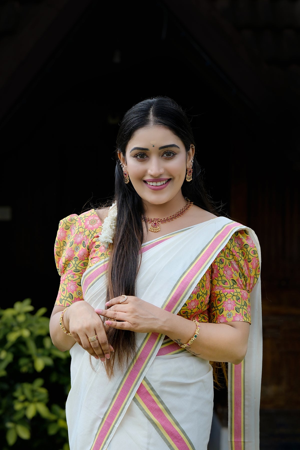 Pathma - Pure Cotton Traditional Kerala Mulloth Tri Color Settumund with Lotus Printed Blouse Material
