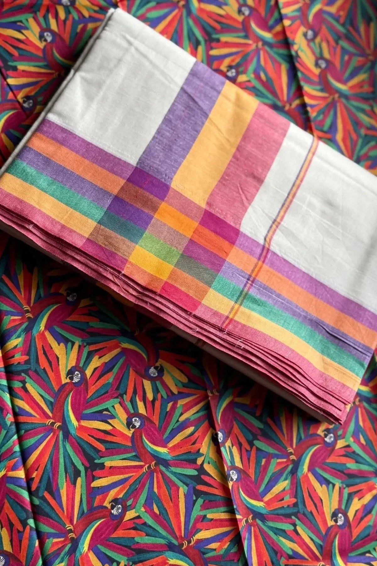 Painkili - 6 Color Boarders Mulloth Cotton Saree with Parrot Printed Blouse Material