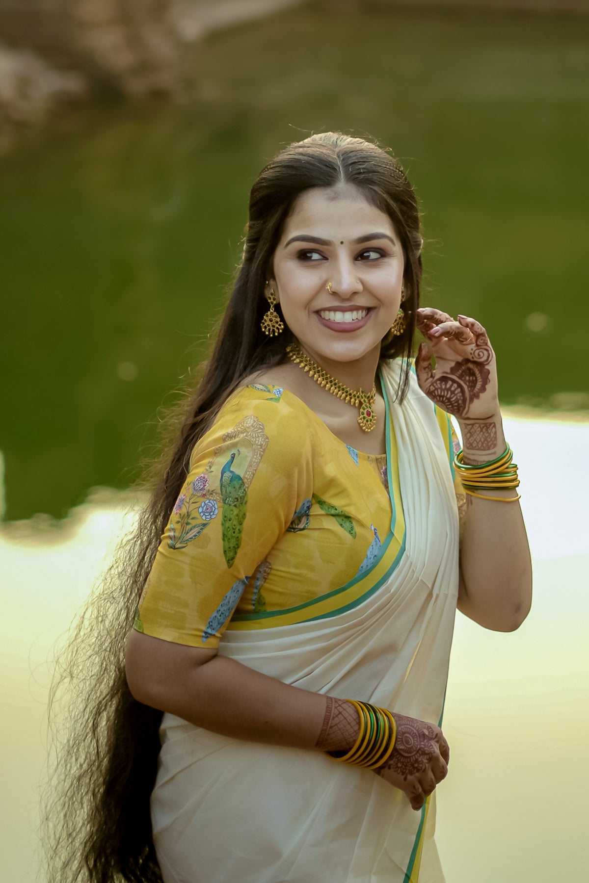 Peeli - Pure Cotton Traditional Kerala Mulloth Settumund with Peacock Printed Blouse Material