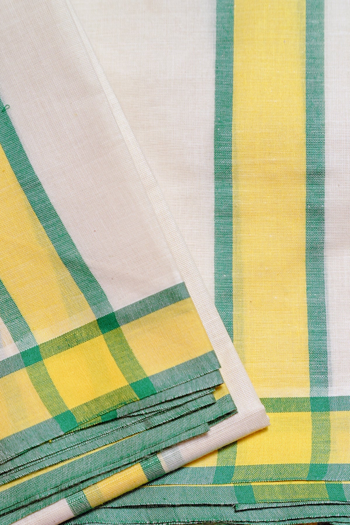 Peeli - Pure Cotton Traditional Kerala Mulloth Settumund with Peacock Printed Blouse Material