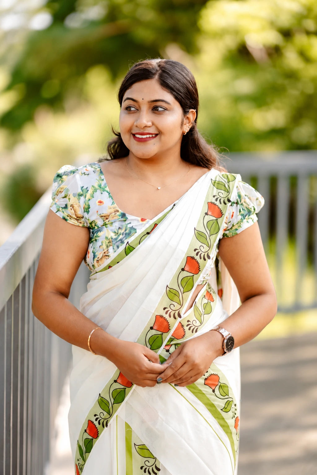 Prakrithi Settumundu with matching blouse material, close-up of printed border